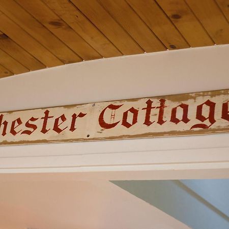 Chester Cottage Beachfront Oakura Bagian luar foto