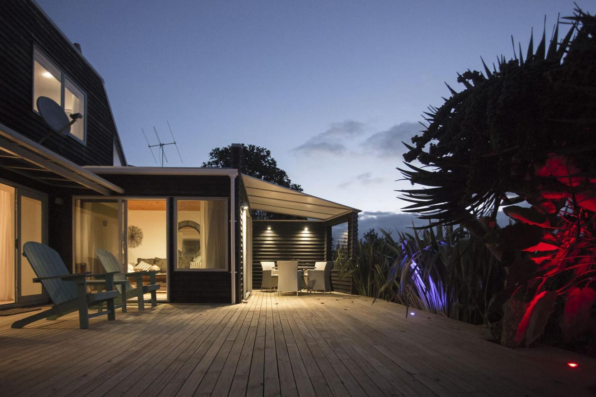 Chester Cottage Beachfront Oakura Bagian luar foto