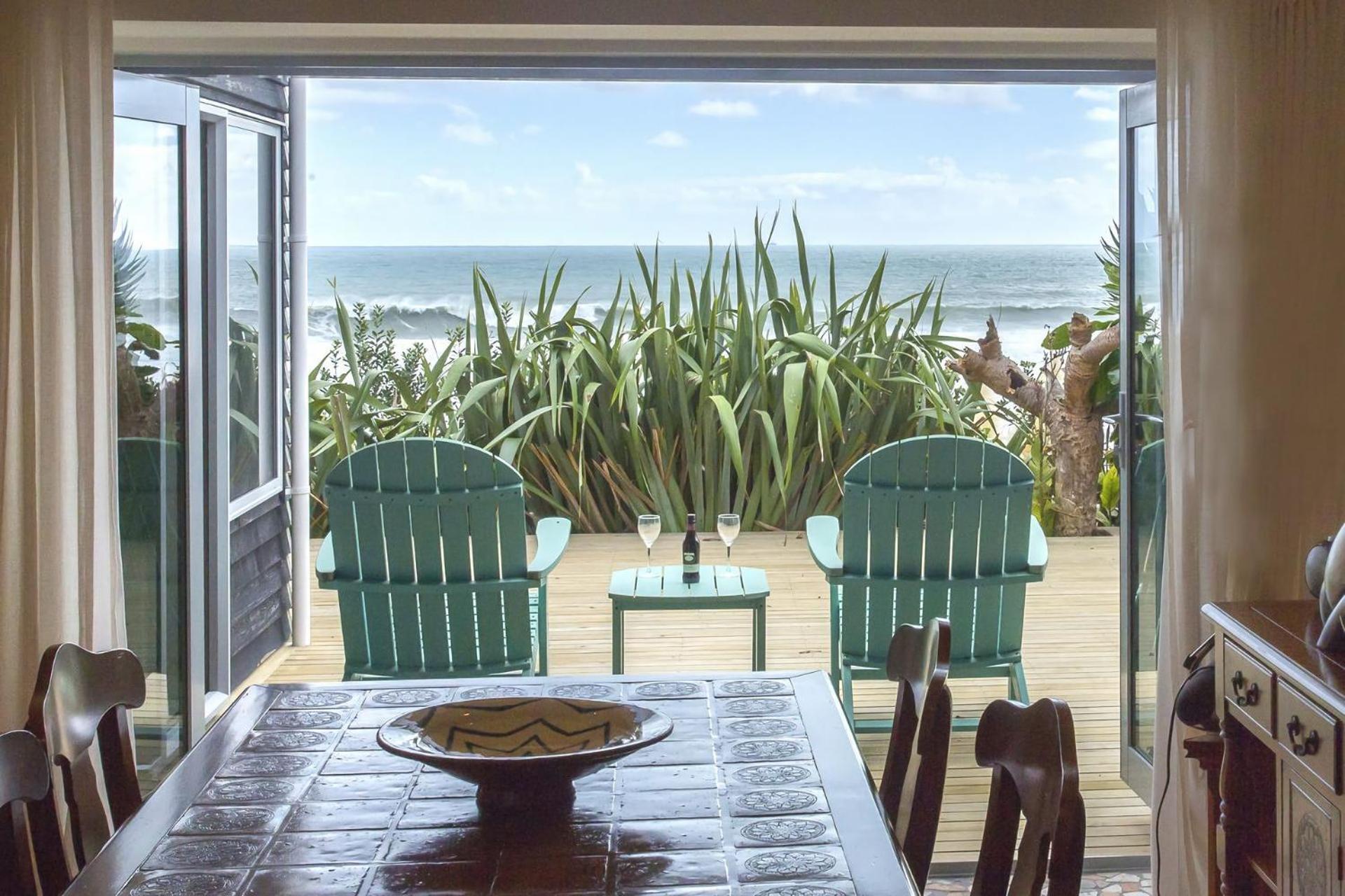 Chester Cottage Beachfront Oakura Bagian luar foto